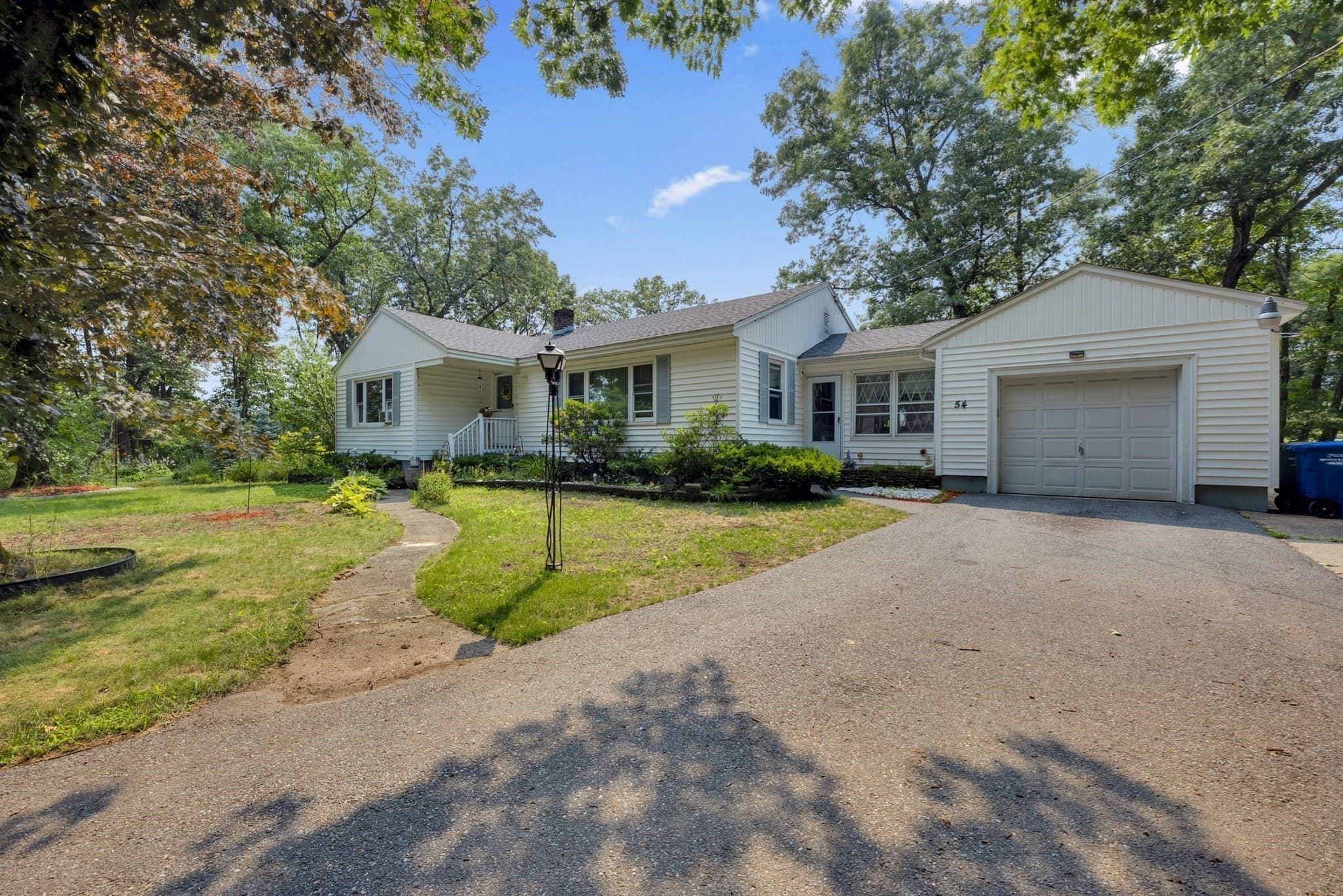 Single Family Residence at 54 Colbert St, Leominster MA 01453, photo 4 of 33