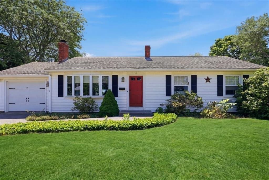 17 Green Dr, Dartmouth MA 02747 photo 2