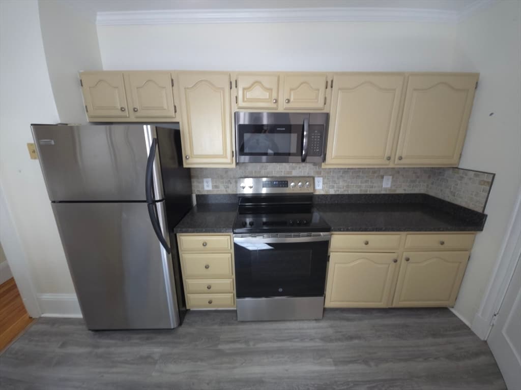 70 Leonard St # 70, Dedham MA 02026 photo 4
