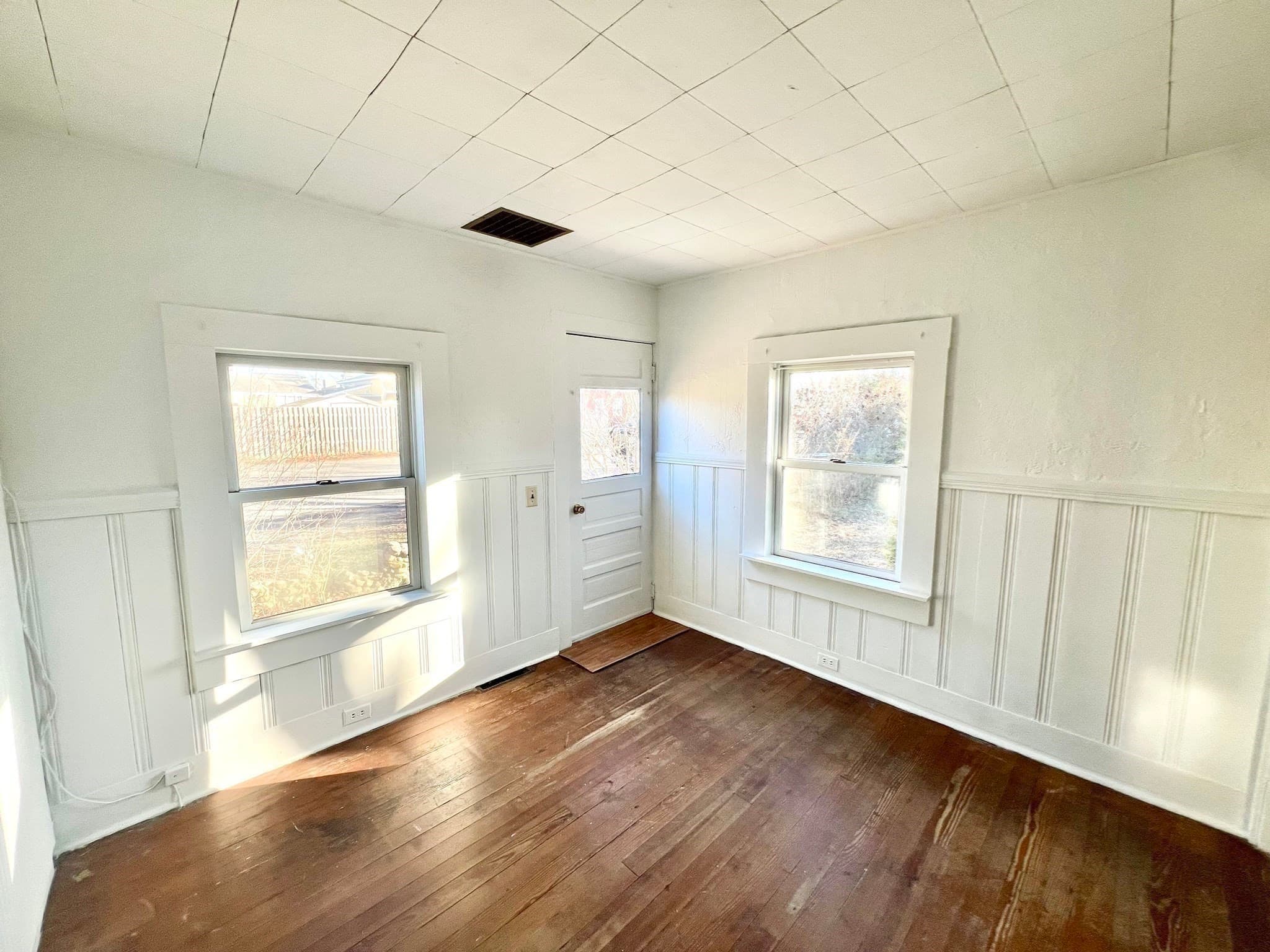Single Family Residence at 26 Winthrop Ave, Oak Bluffs MA 02557, photo 16 of 28