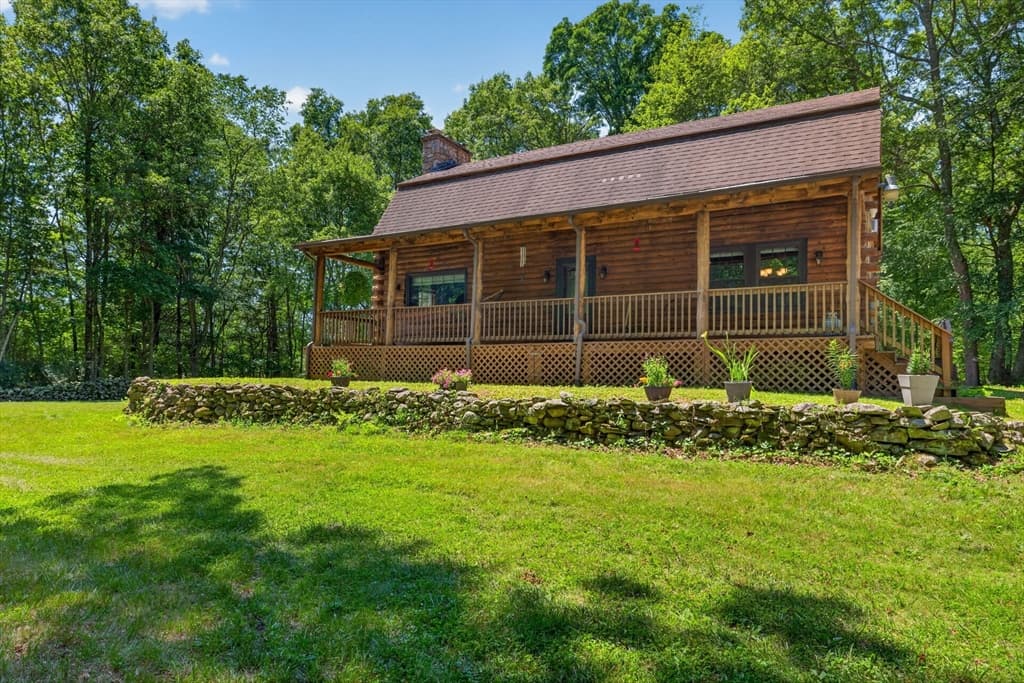 82 Hornbine Rd, Rehoboth MA 02769