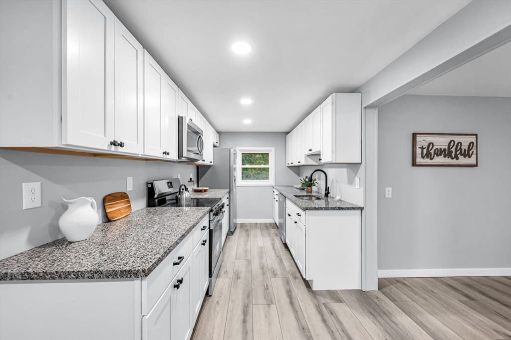83 Rolf Ave, Chicopee MA 01020 photo 9