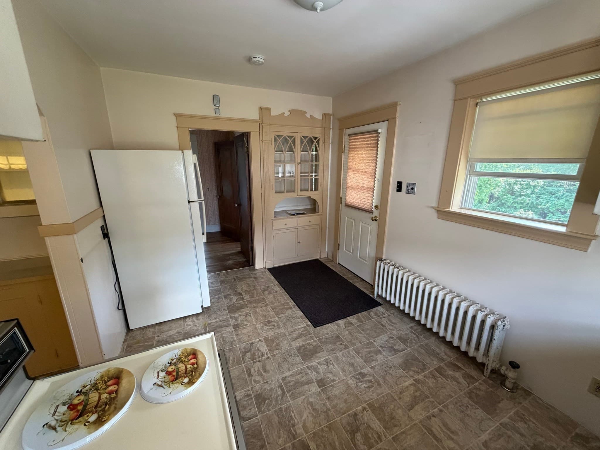 Single Family Residence at 130 Emerald St, Gardner MA 01440, photo 14 of 37