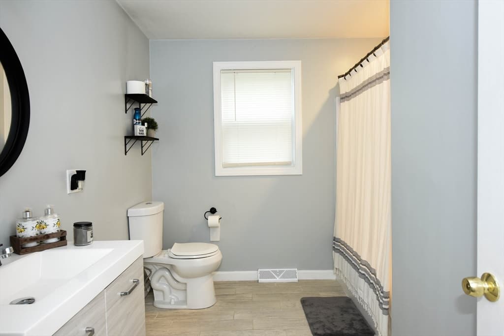150 Hathaway Road, Acushnet MA 02743 photo 12