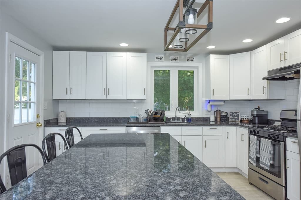 150 Hathaway Road, Acushnet MA 02743 photo 5