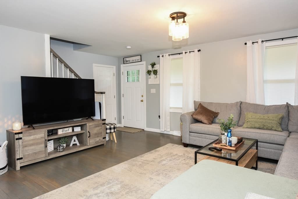 150 Hathaway Road, Acushnet MA 02743 photo 9