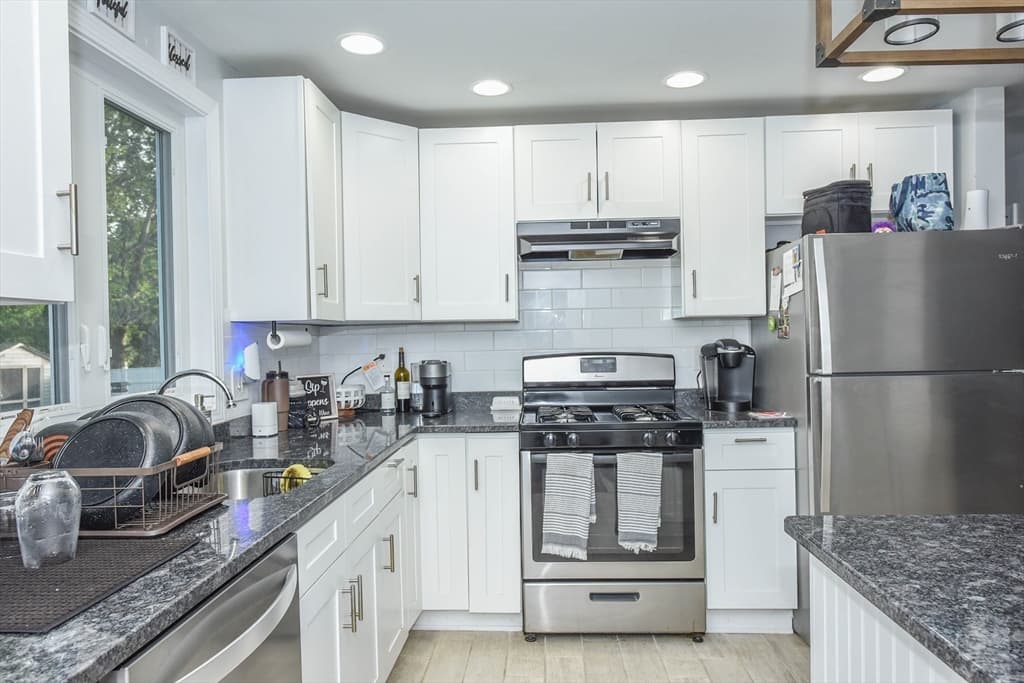 150 Hathaway Road, Acushnet MA 02743 photo 4