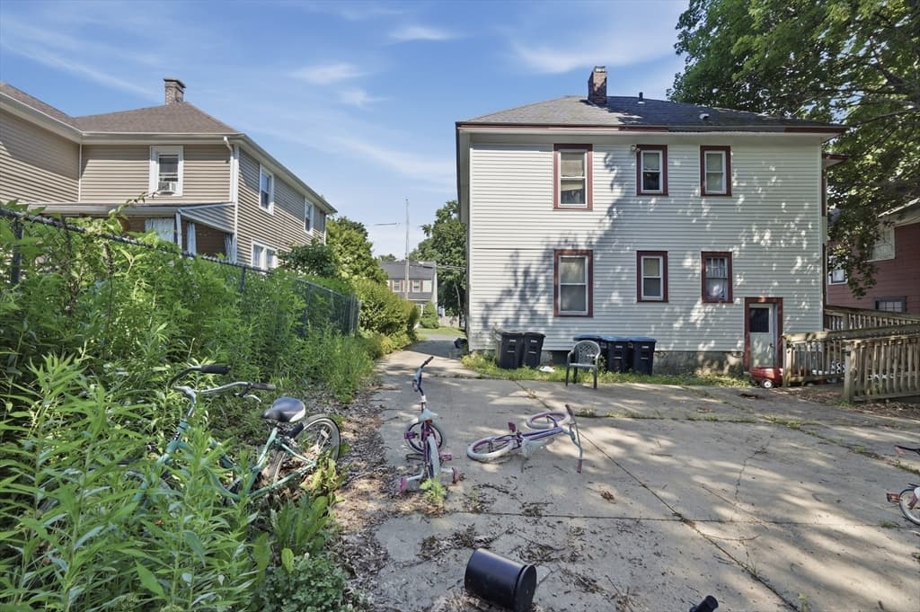 2 Family - 2 Units Up/Down at 15-17 Alden Ave, Pittsfield MA 01201, Pittsfield, photo 33 of 36