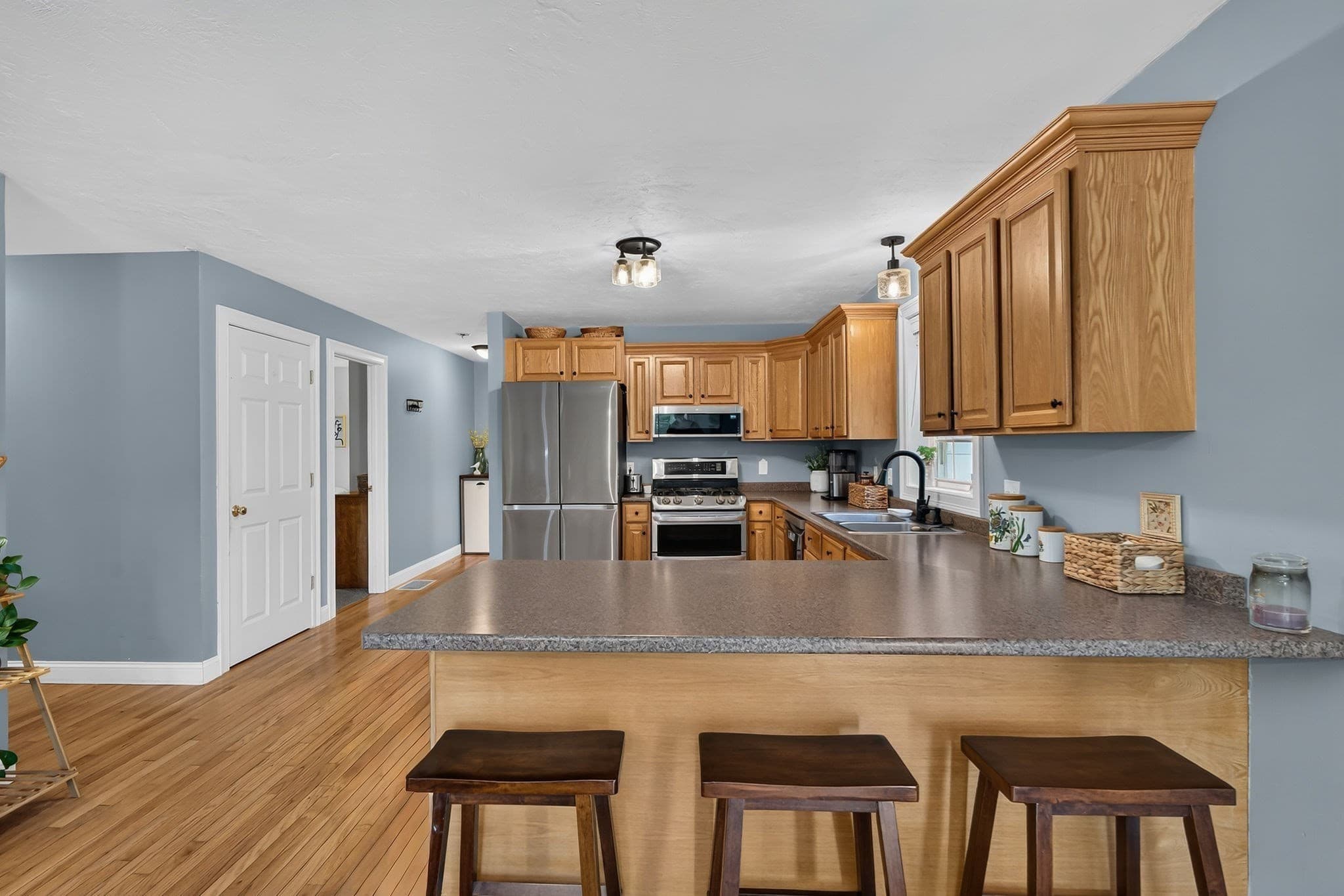 Single Family Residence at 100 Mechanic St, Warren MA 01083, Warren, photo 7 of 28