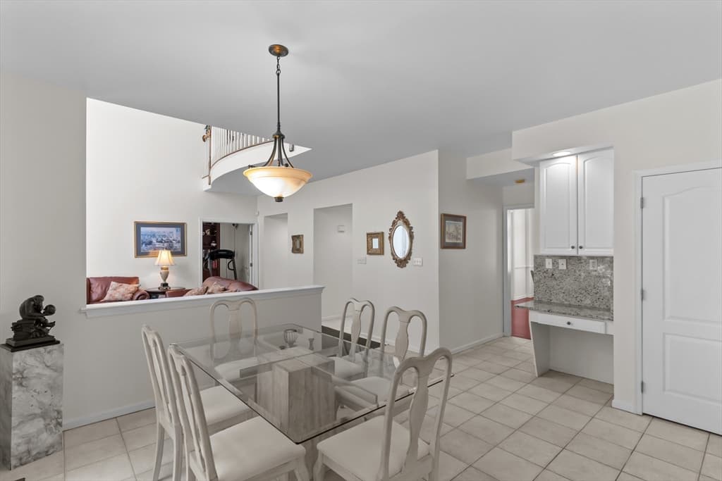 10 Hemingway St, Shrewsbury MA 01545 photo 11