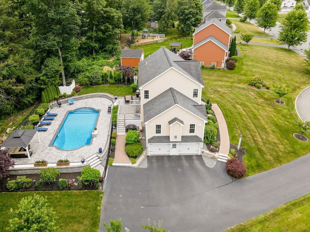 61 Saddle Rd, Dracut MA 01826 photo 2