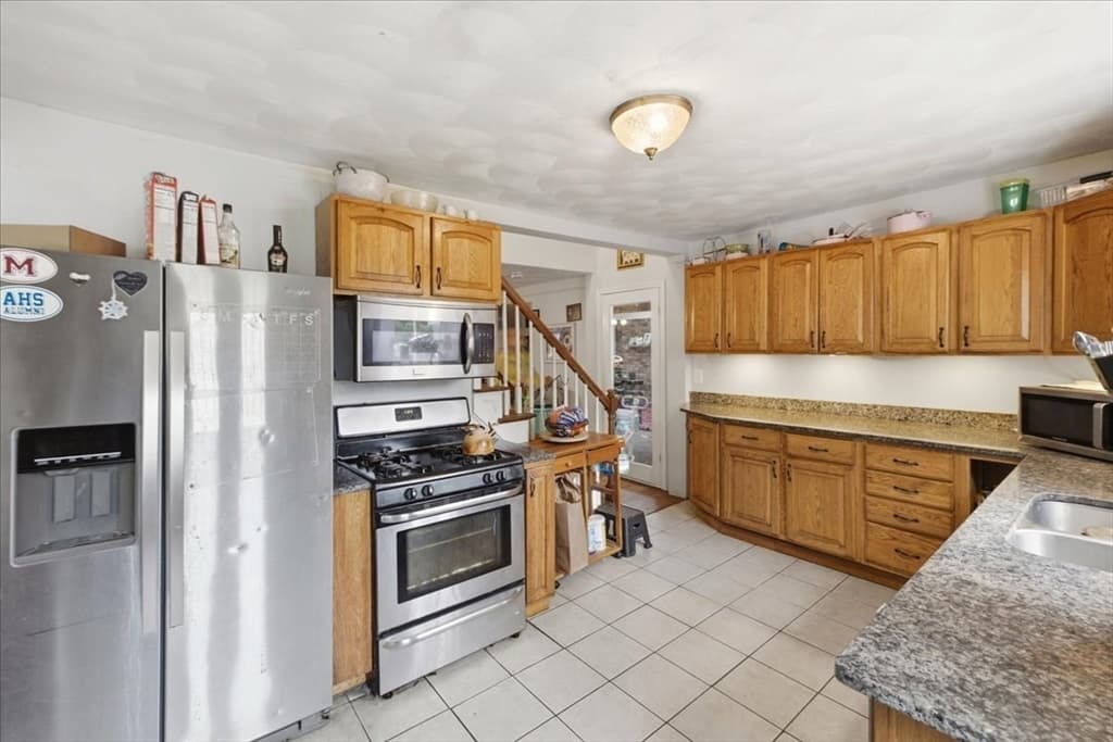 1 Mohawk Dr, North Attleboro MA 02760 photo 10