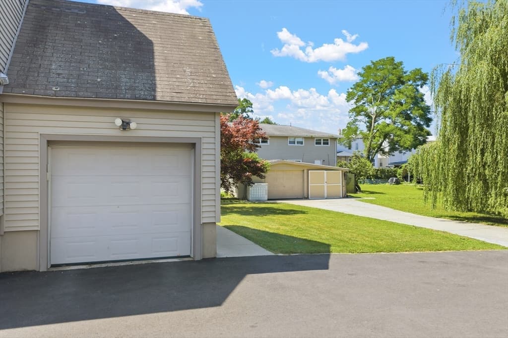 167 Center St, Ludlow MA 01056 photo 4