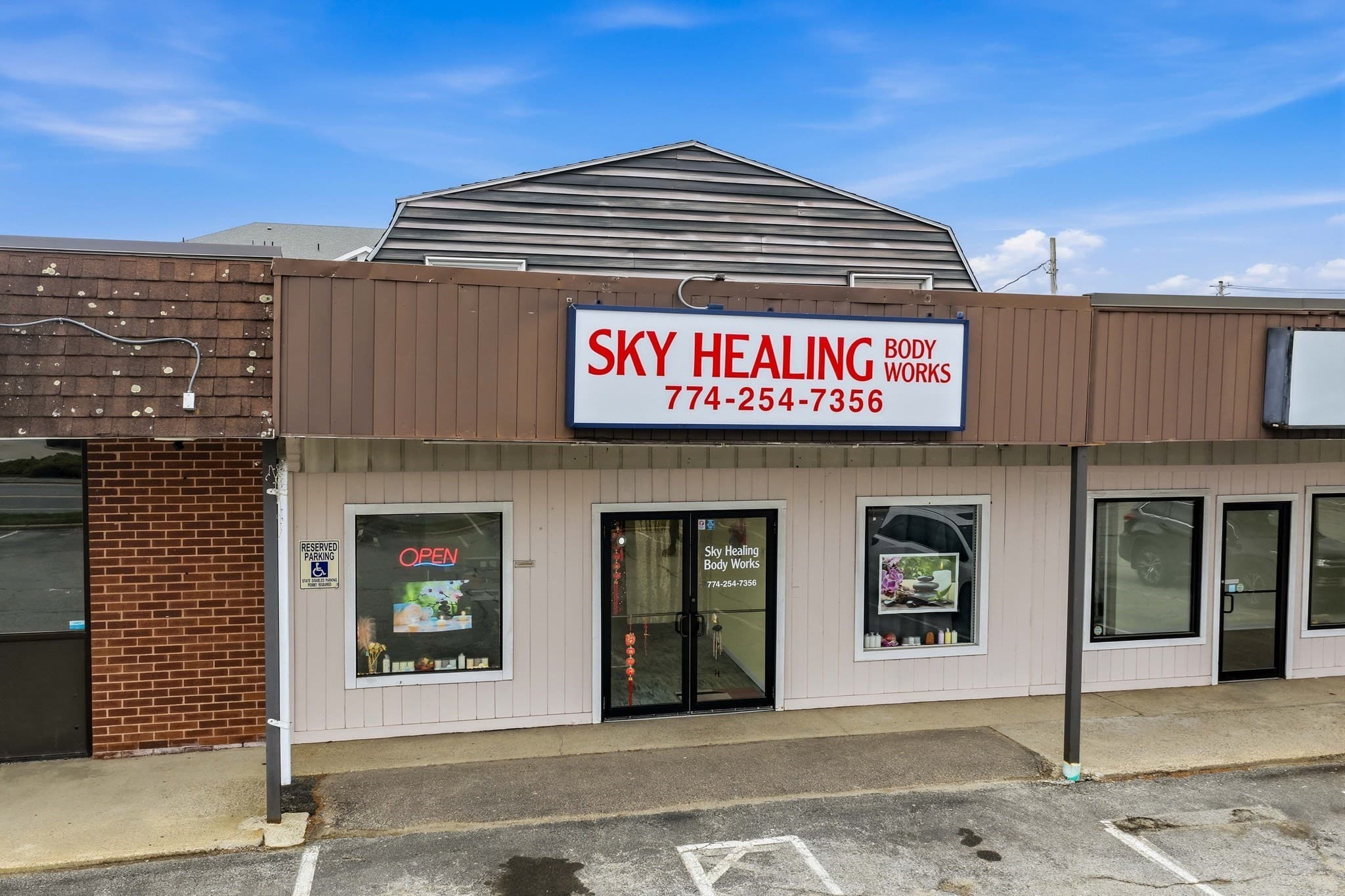 Commercial Sale at 586 Kelley Blvd, North Attleboro MA 02760, North Attleboro, photo 2 of 3