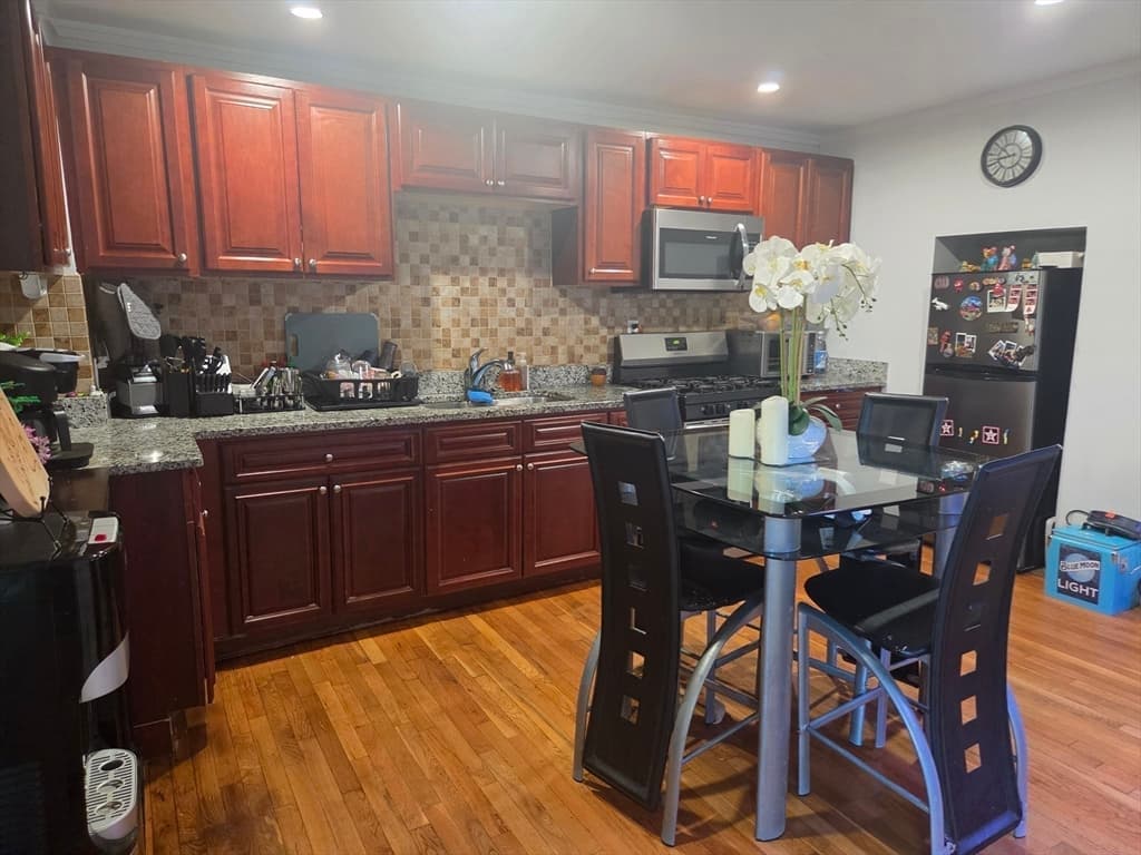 300 Maxfield, New Bedford MA 02740 photo 8