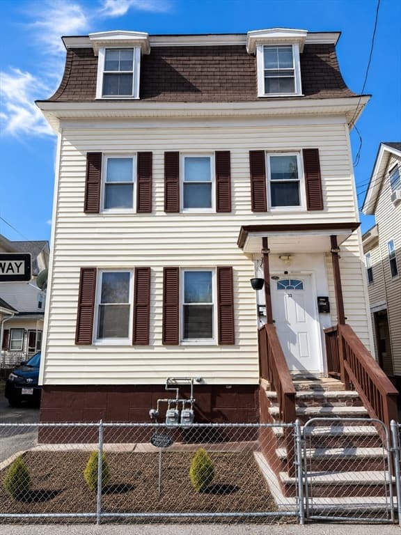 33 S Whipple St, Lowell MA 01852