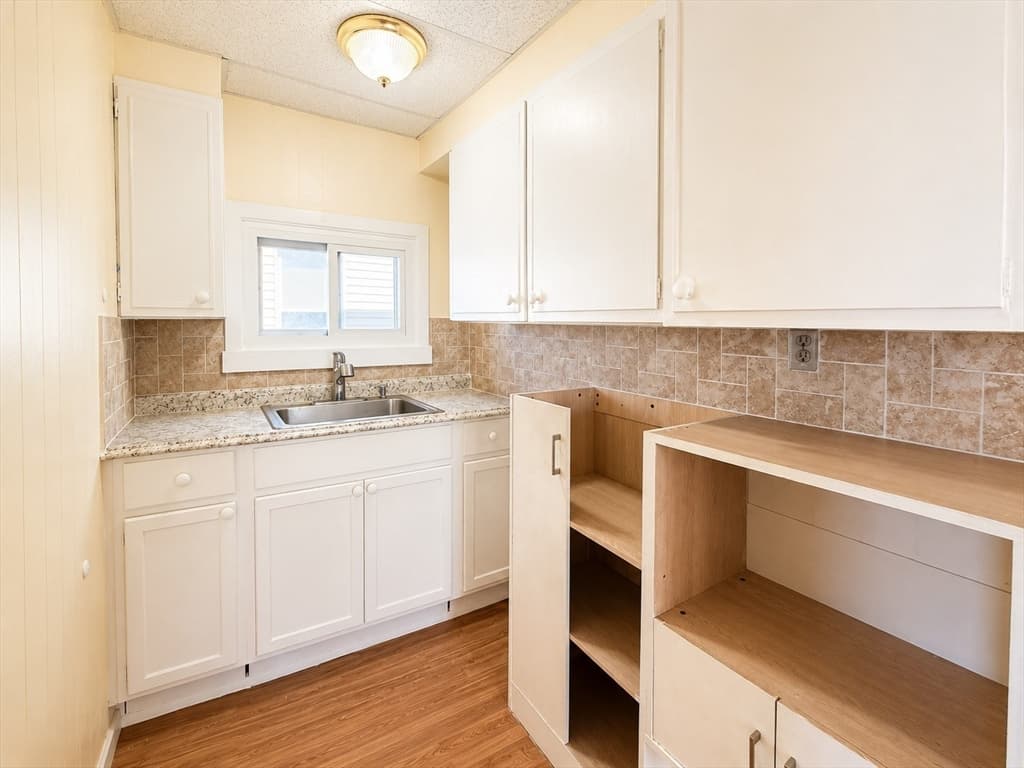 33 S Whipple St, Lowell MA 01852 photo 10