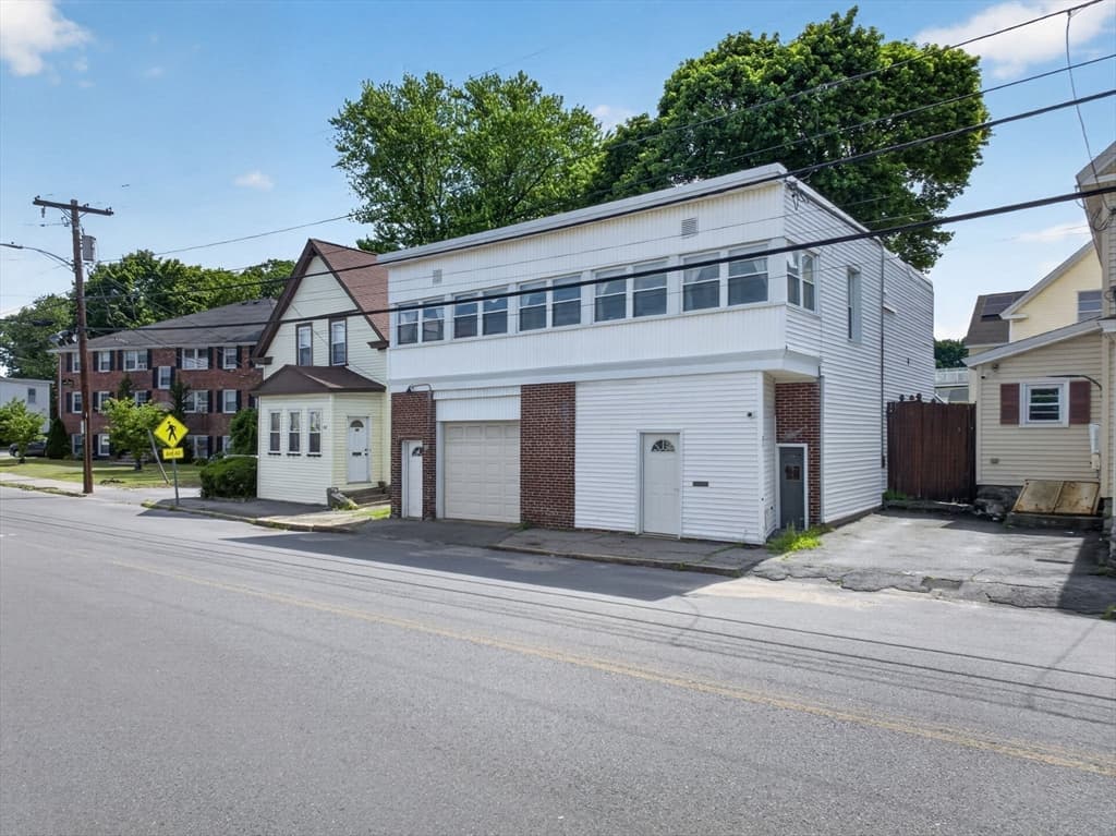 84 Lowell St, Methuen MA 01844 photo 3