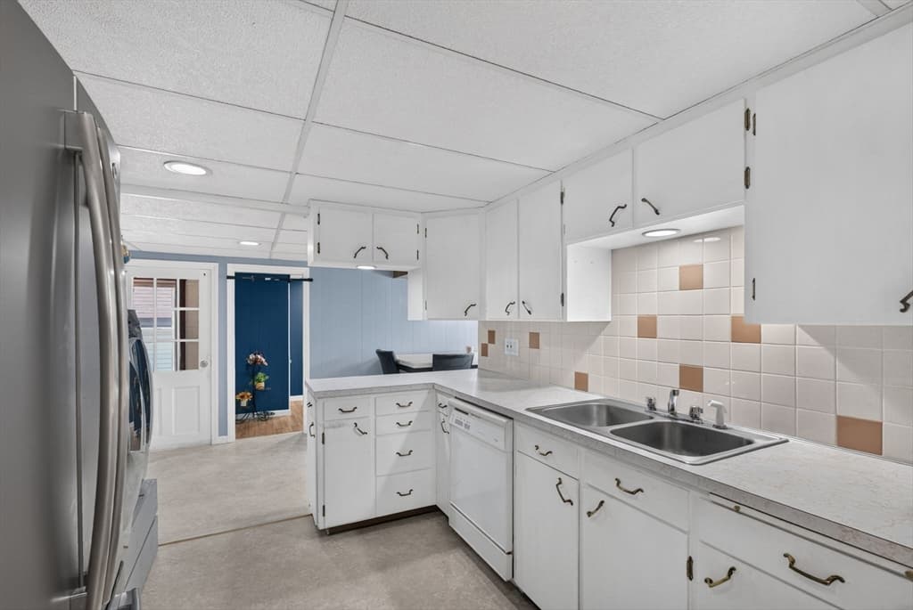 84 Lowell St, Methuen MA 01844 photo 9