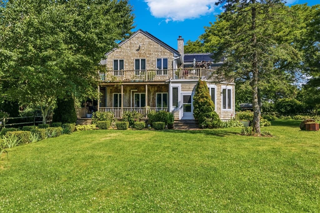 476 Sconticut Neck Rd, Fairhaven MA 02719