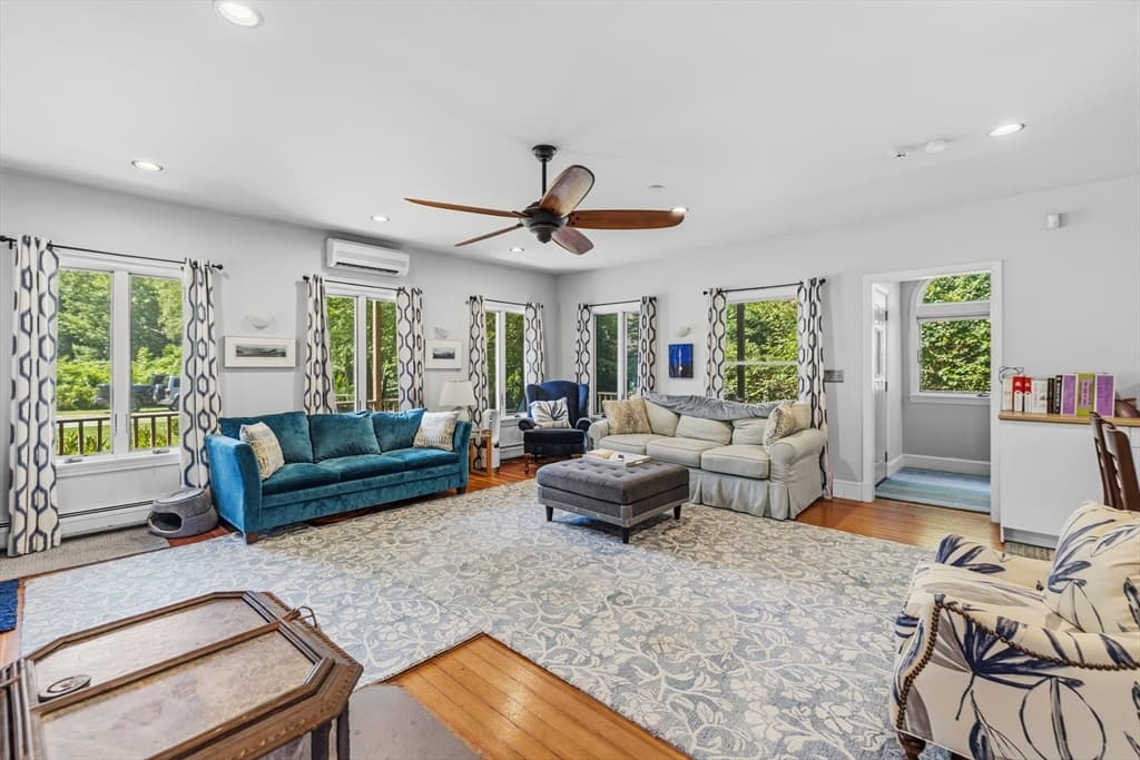 476 Sconticut Neck Rd, Fairhaven MA 02719 photo 4