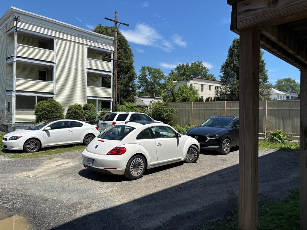 32 Nassau St, Chicopee MA 01013 photo 3