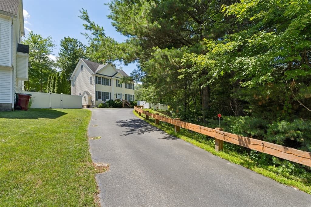 9 Perron Way, Lowell MA 01854 photo 2