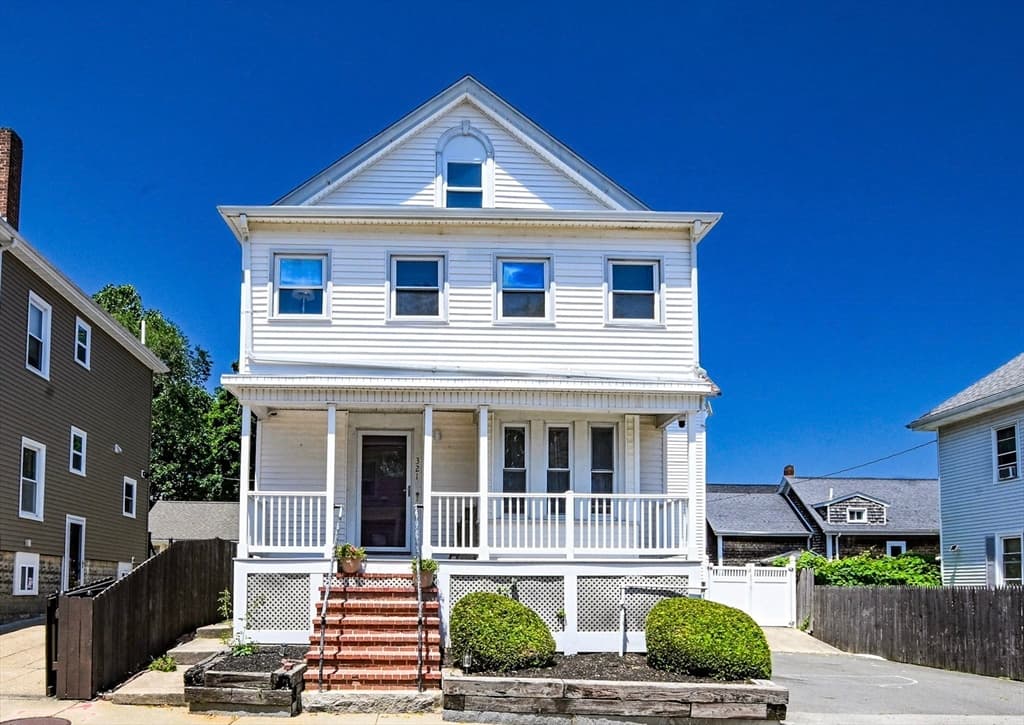 321 Arnold St, New Bedford MA 02740