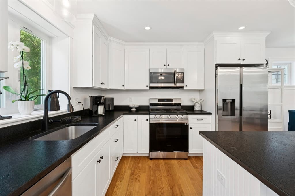 140 Broken Bow Ln, Falmouth MA 02536 photo 6