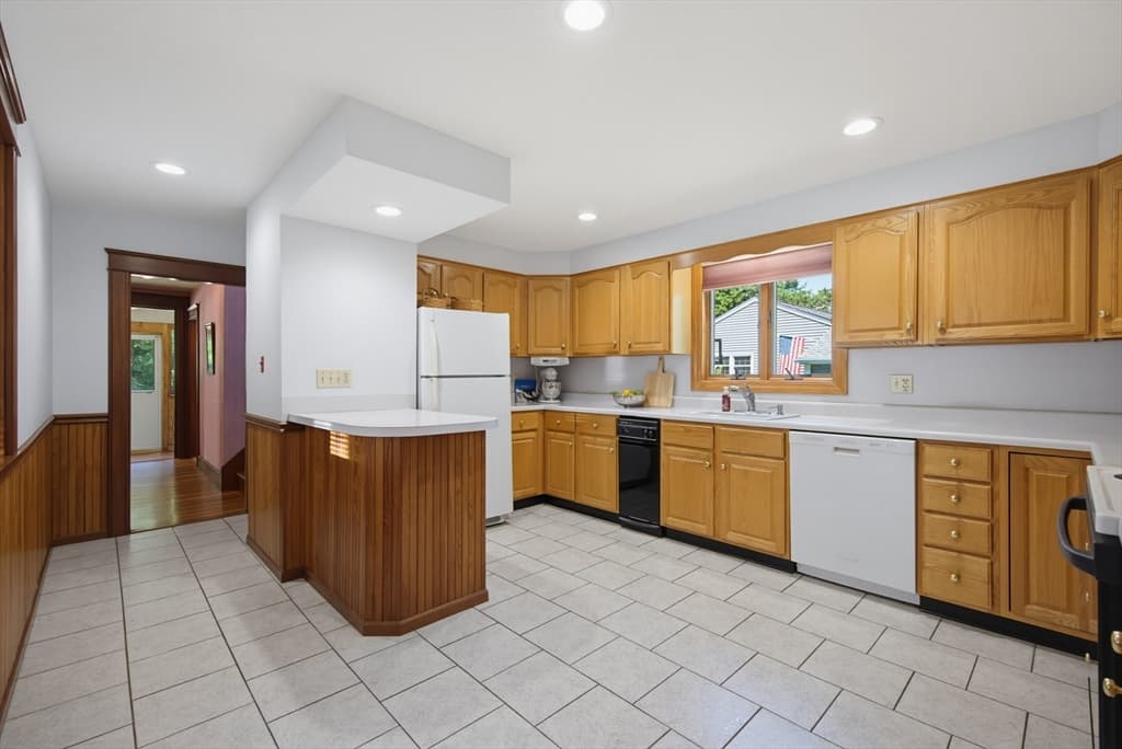 413 Goldthwaite Rd, Northbridge MA 01588 photo 12