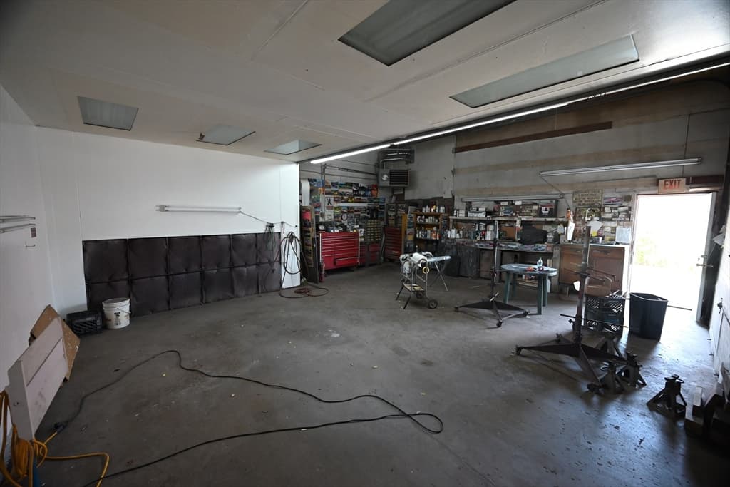 39 Wilbur St, Lowell MA 01851 photo 12
