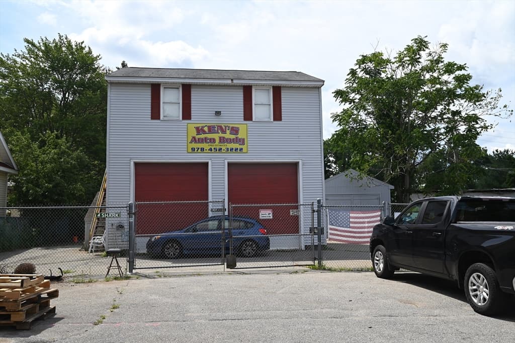 39 Wilbur St, Lowell MA 01851 photo 3