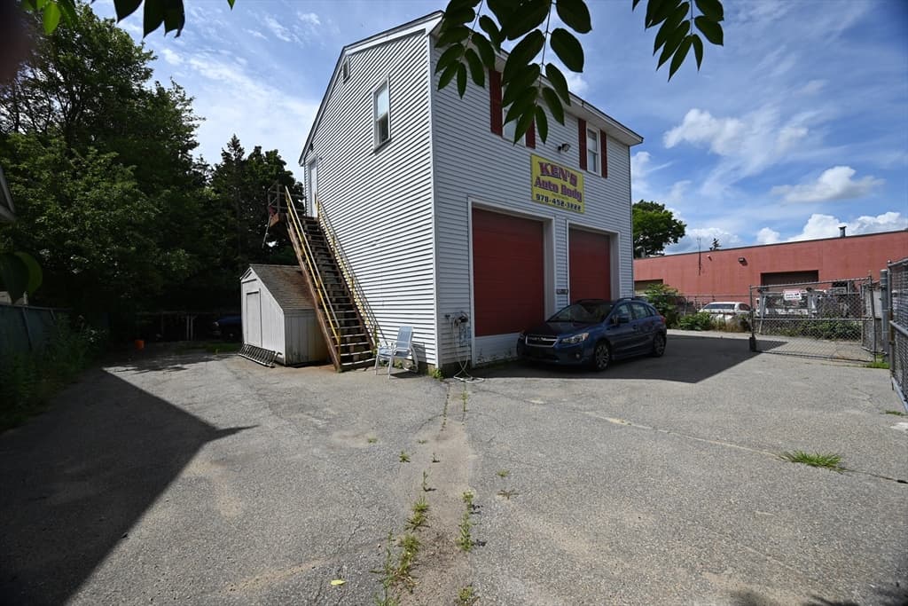 39 Wilbur St, Lowell MA 01851 photo 4