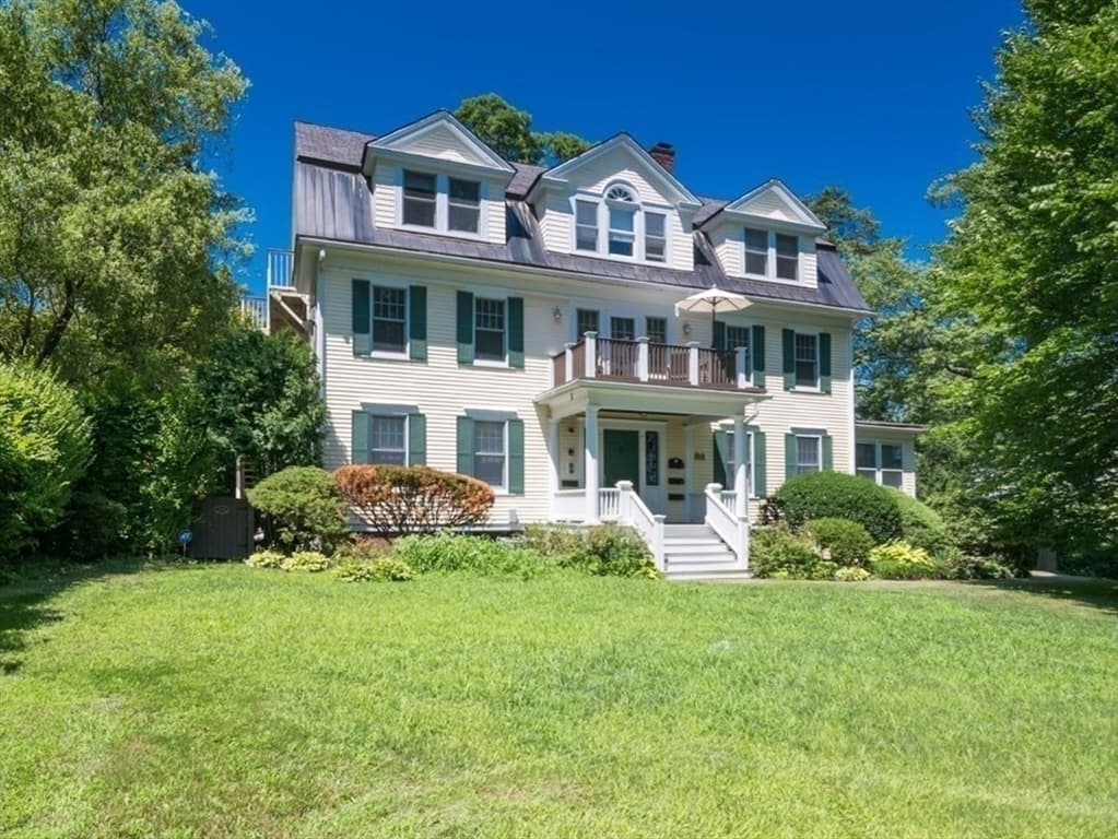 88 Round Hill Rd # 2, Northampton MA 01060
