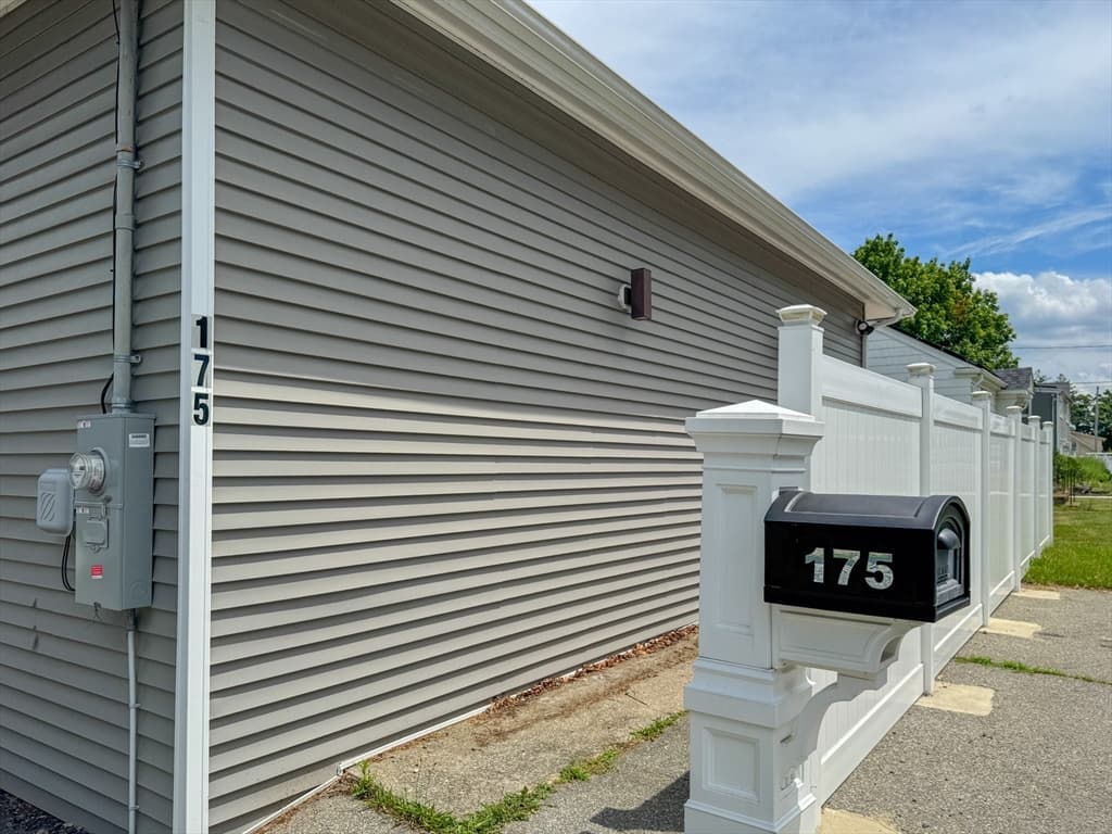 175 Wilbur Ave, Swansea MA 02777 photo 3