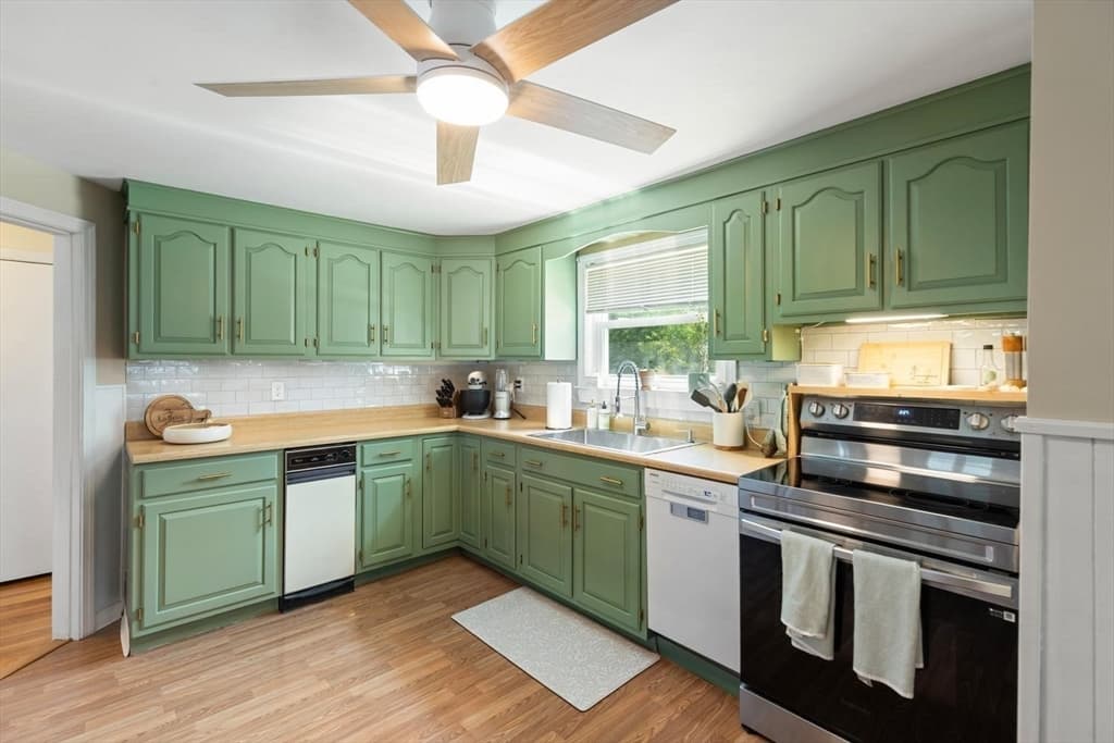 1569 Main St, Tewksbury MA 01876 photo 12
