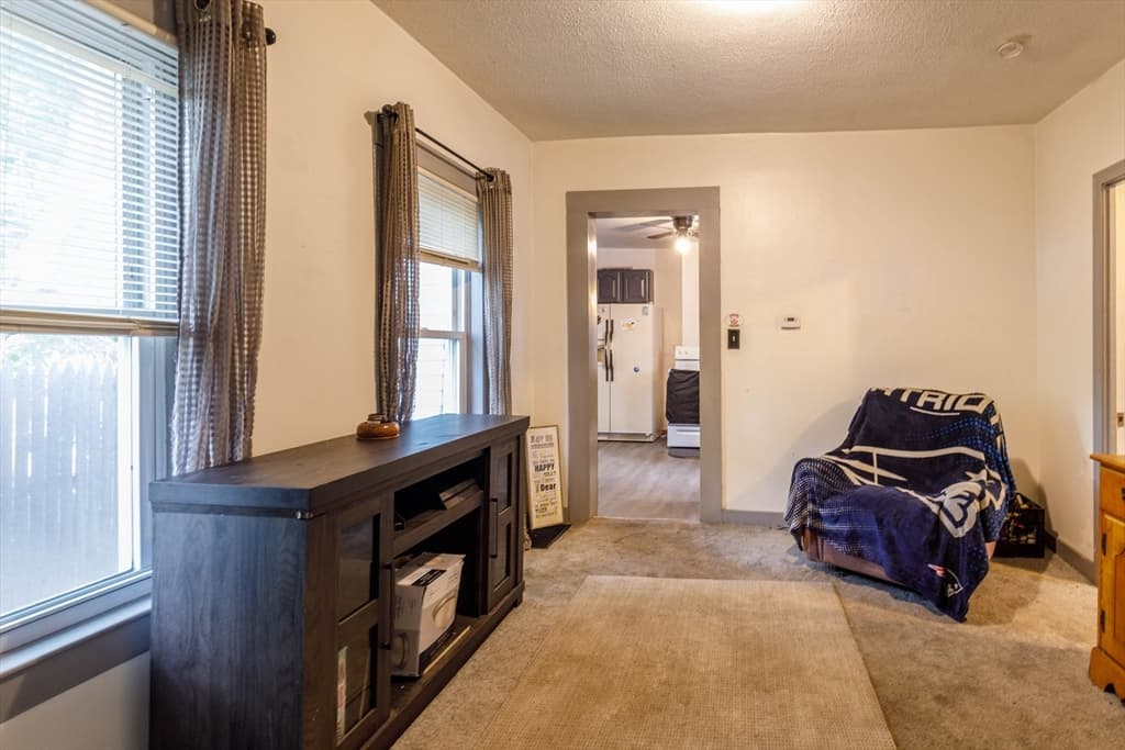 35 Essex Street, Athol MA 01331 photo 5