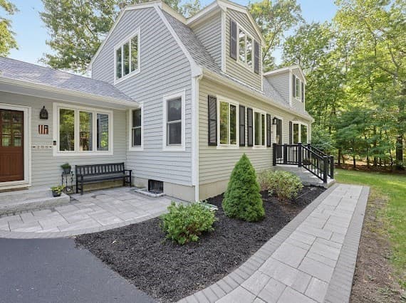 209 Highland St, Stoughton MA 02072 photo 3