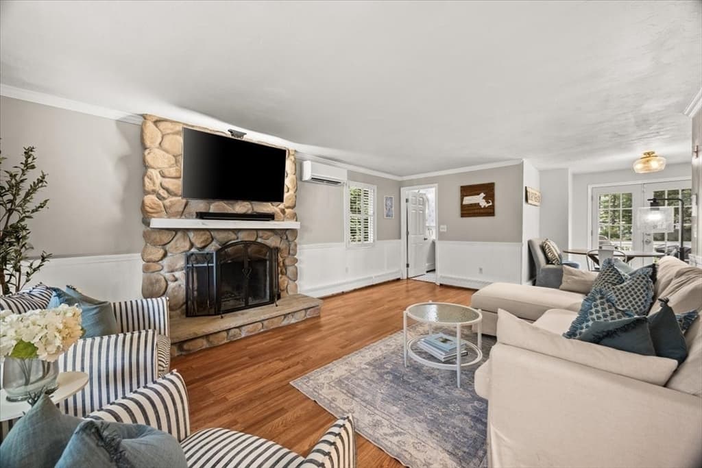 758 King St, Raynham MA 02767 photo 6
