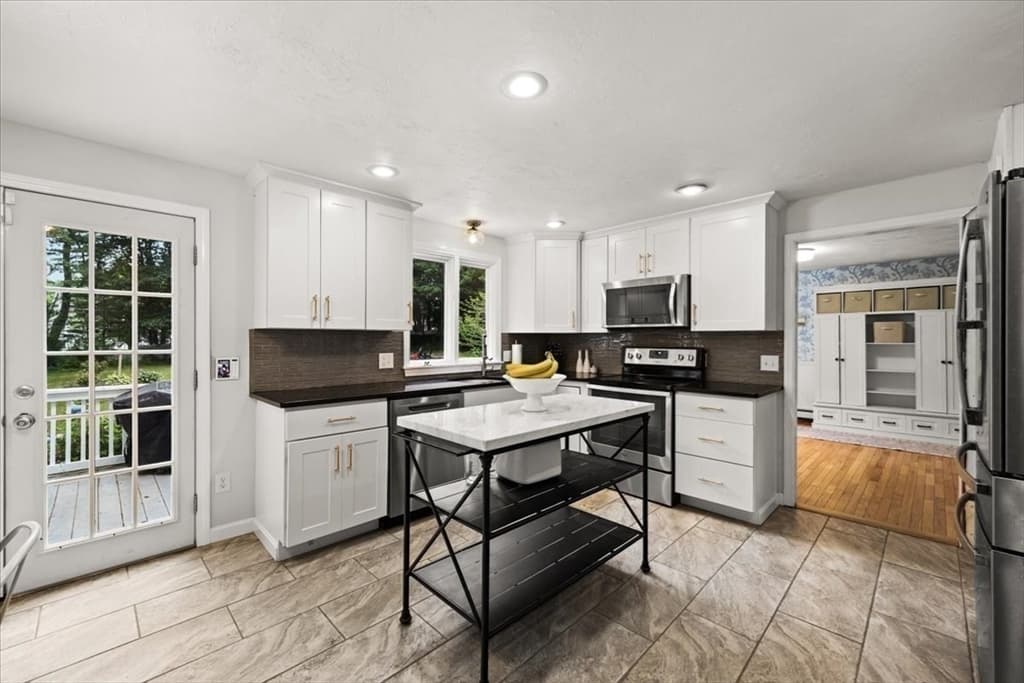 758 King St, Raynham MA 02767 photo 10