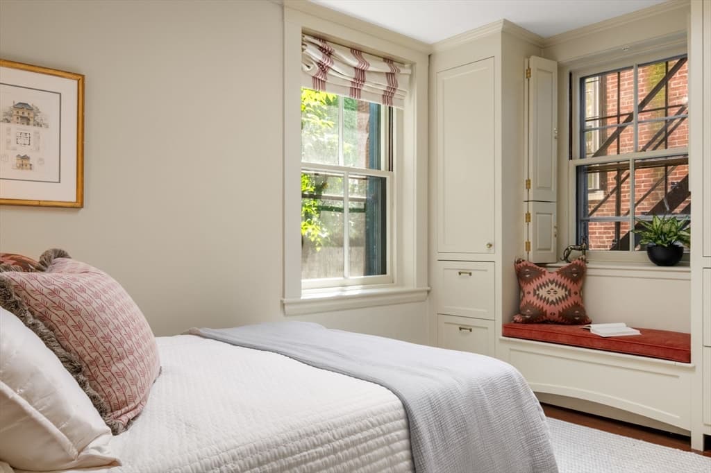 Condominium at 21 Walnut # M, Boston MA 02108, photo 17 of 21