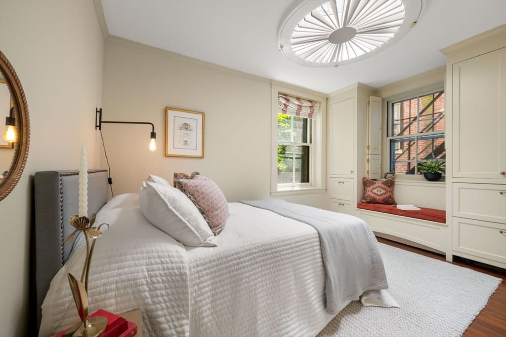 Condominium at 21 Walnut # M, Boston MA 02108, photo 16 of 21