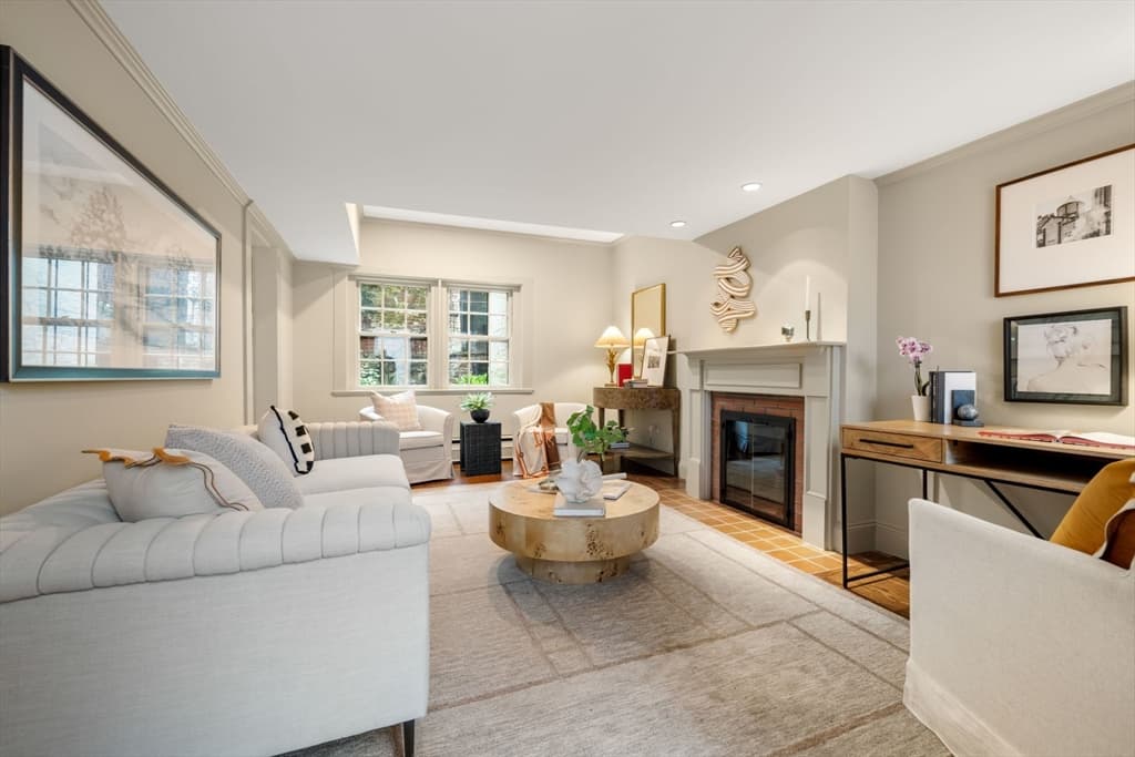 Condominium at 21 Walnut # M, Boston MA 02108, photo 3 of 21