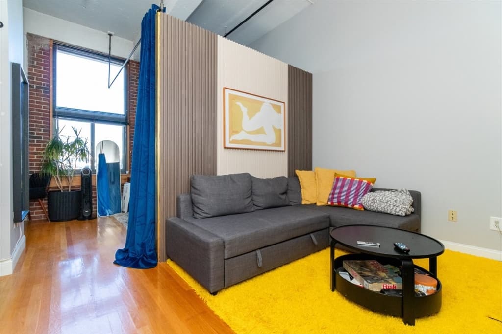 320 W 2nd St # 303, Boston MA 02127
