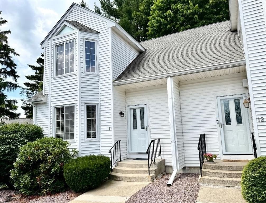 27 Church St # 11, Weymouth MA 02189