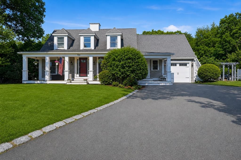 760 Liberty St, Braintree MA 02184 photo 2