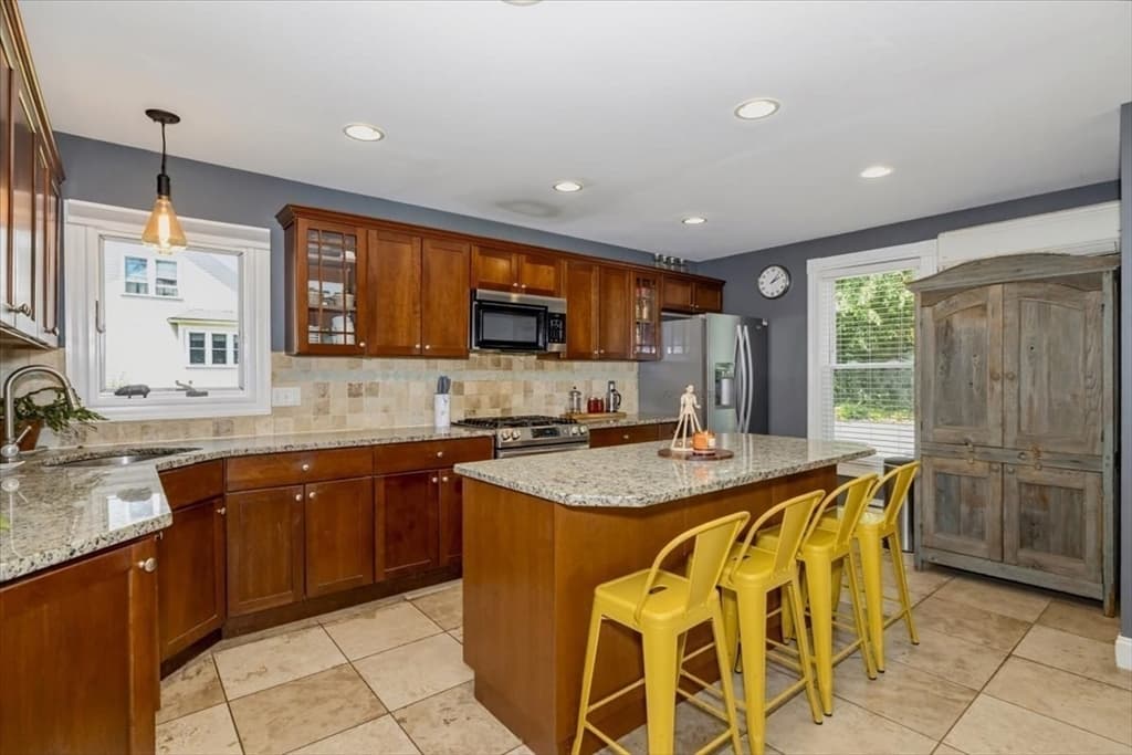 294 Wentworth Ave, Lowell MA 01852 photo 11