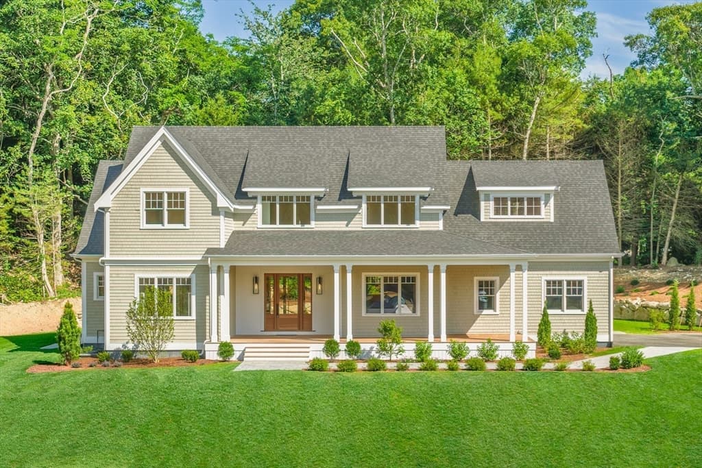 1 Mcsweeney Lane, Falmouth MA 02540