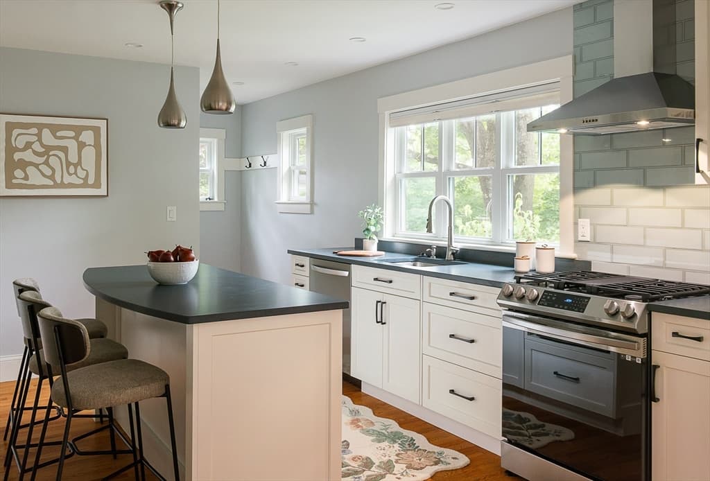 141-143 Oakley Road, Belmont MA 02478 photo 9