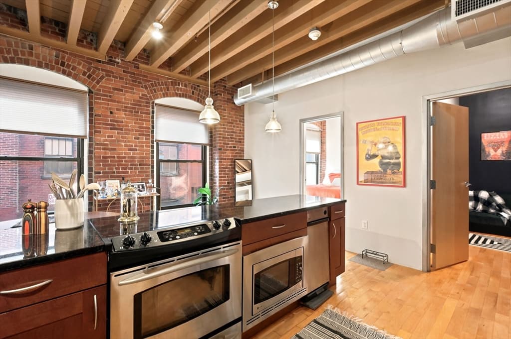 Condominium at 111 Beach St # 3B, Boston MA 02111, Boston, photo 12 of 32